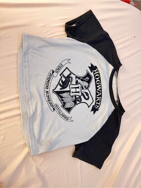 SHEIN Black & White Hogwarts Raglan Tee